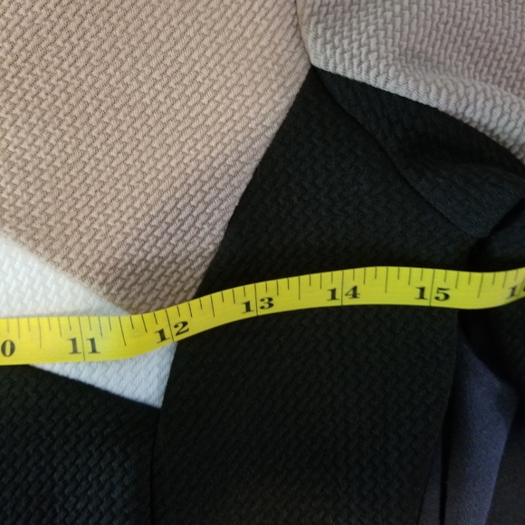 A'gaci agaci agaci long sleeve black tan & white color block dress w/ cut out - Picture 2 of 9